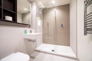 Modern, Stylish, Canalside PENTHOUSE Apartment Next to Wembley Stadium! - 1