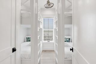 Seaside East 12 Bdrm, 11,5 Bath, Private Pools, Sleeps 36 - Gulf Shores - 2