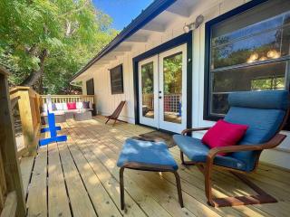Canyon Lake River House Retreat-Location with Hot Tub - Canyon Lake - 3
