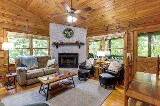 Charming Blue Ridge Cabin with Game Room and Hot Tub! - Blue Ridge - 5