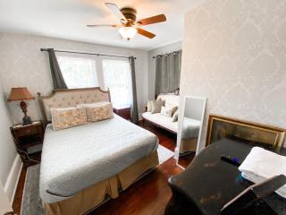 Park Place Inn and Cottages - Sanford - 2
