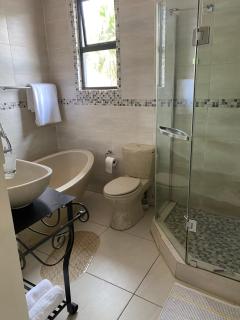 Bridgelamour Guest House - Hartbeespoort - 2