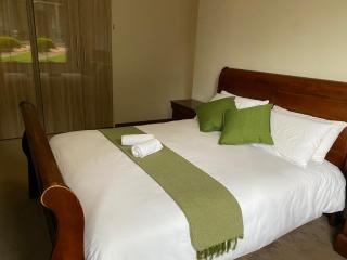 Bridgelamour Guest House - Hartbeespoort - 4