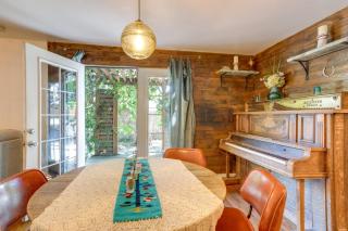 Outdoor Oasis with Fire Pit Denver Home - Denver - 2