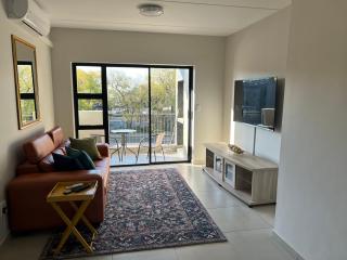 Fun modern two bed apartment in fourways - 9