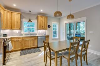 Lovely Kerr Lake House with Private Dock! - - 4