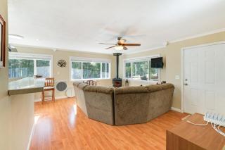 Groveland Vacation Rental w/ Private Deck & Grill! - 7