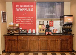 Hampton Inn Winfield - Tucker - 4