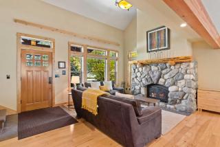 River Lodge in Plain - Meredith Lodging - 2