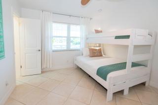 Sandy Shores - 2BR Beach Getaway and Surf Spot - Fort Pierce - 6
