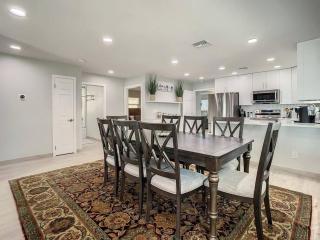 Magical Sunset waterfront view, renovated 3bd 2bth - 3