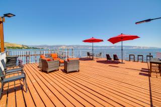Lovely Lakeport Retreat with Smart TV Walk to Pier! - 0