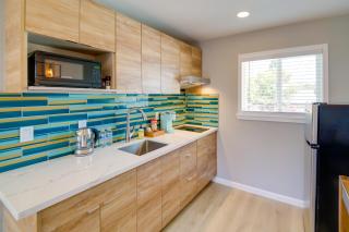 Lovely Lakeport Retreat with Smart TV Walk to Pier! - 9