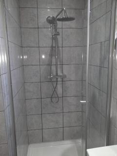 MJ Serviced Apartment up to 6 Guest - Luxurious living in West London next to Tube station & Central London - 4