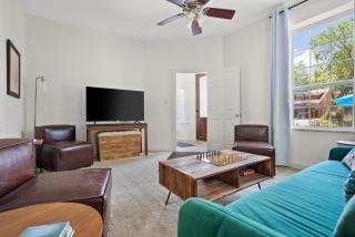 Bachelorette/Bachelor Getaway! 6BR House w/ Pool - Austin - 4