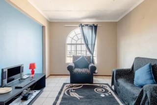 Kempton Park Self Catering Private House Nearby to OR Tambo International Airport - 2