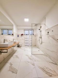 Mountains & Lakes - Chaletdorf & Appartements - Villach - 5