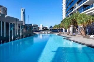 Circle on Cavill - One Bedroom Apartments - Self Contained & Privately Managed - Gold Coast - 2