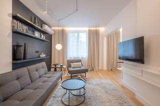 Top-Notch location, an Exceptionally Stylish flat - 2