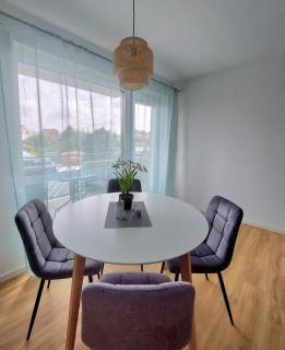 Moderne Wohnung mit Vollausstattung in ruhiger Lage, W-LAN - Großröhrsdorf - 4