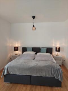 Moderne Wohnung mit Vollausstattung in ruhiger Lage, W-LAN - Großröhrsdorf - 9