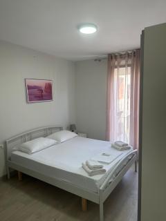 Merville Apartment 5 - 2