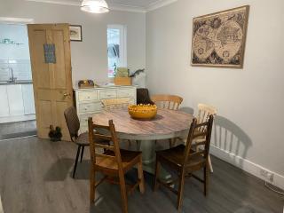 Windsor Cottage: Cosy, Charming, Full of Character - 4