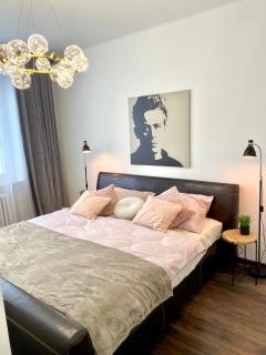 James Dean apartment - next to Nivy Bus station & Mall (Free parking on the weekend) - Bratislava - 5