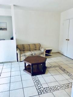 Stylish Montreal Apartment: Comfortable Stay in the Golden Square Mile - 2