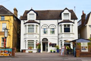 Crystal Hotel & Savour - Cambridge - 7