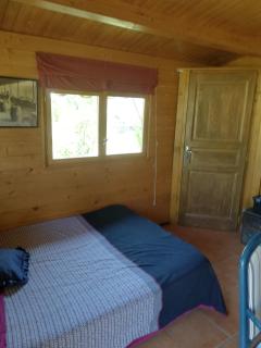 petit chalet dans verger et village Historique -  - 3
