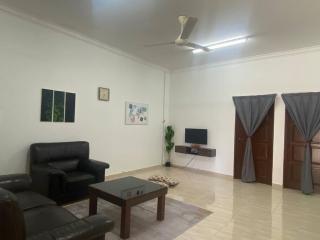 D’ Rahmat Homestay by BiNa - 3