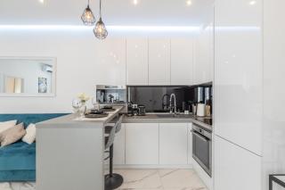 LB Vacation Rentals I Renovated Apt Minutes from Beach - Palais - 30m2 Terrace - Cannes - 3