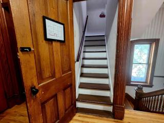 Downen House Bed & Breakfast - 4