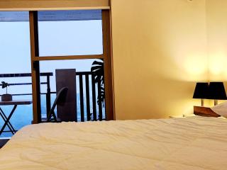 Casa Antonio at Fairway Terraces Family Penthouse 2BR Wi-Fi Nr Golf, Airport, Fort BGC - Manila - 3