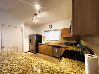 Diamante 156 Luxury Villa in Gold Coast 3 Community Pools - Eagle Beach - 8