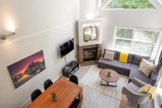 2BR + Loft | Wildwood Lodge | Free Ski Bus | Hot Tub & Pool | Private Patio | Parking - 4