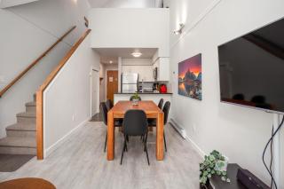 2BR + Loft | Wildwood Lodge | Free Ski Bus | Hot Tub & Pool | Private Patio | Parking - 2