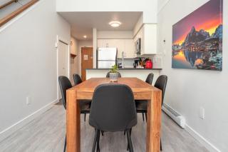 2BR + Loft | Wildwood Lodge | Free Ski Bus | Hot Tub & Pool | Private Patio | Parking - 1