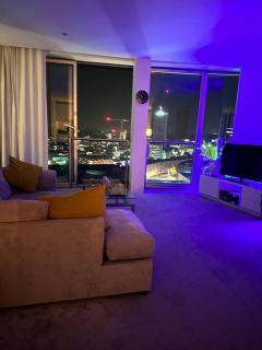 Sky views Lux Rotunda House City Center - Birmingham - 1