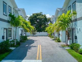 30 Guests 3 Identical Brand New Townhomes in Downtown Fort Lauderdale - Fort Lauderdale - 8