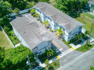 30 Guests 3 Identical Brand New Townhomes in Downtown Fort Lauderdale - Fort Lauderdale - 5