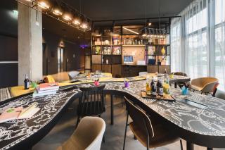 Moxy Dresden Neustadt - 1