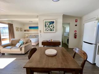 Gowings of Mallacoota - Mallacoota - 0