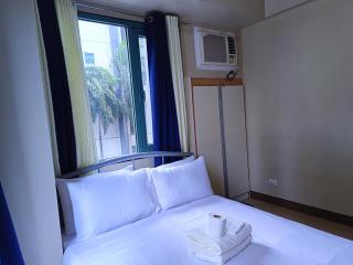 1BR at TWO PALMTREE VILLAS Across Manila airport terminal 3 - Manila - 9