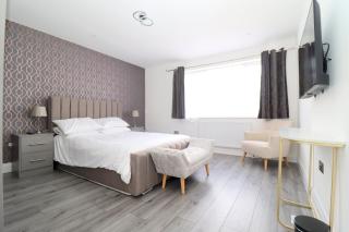 Crawley House - Luton - 0
