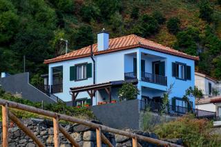 Bluehouse Paradise Right by the Sea - São Vicente - 0