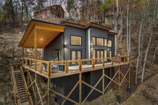 Modern Luxury Cabin W Hot Tub - Sevierville - 0