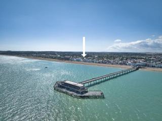 Stylish beachfront apartment in historic Deal - 9