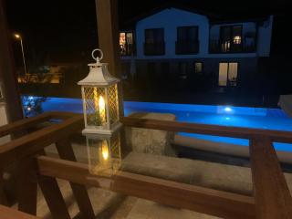 Rustic Modern Patio Home With Shared Pool - Kırıkyayla - 8